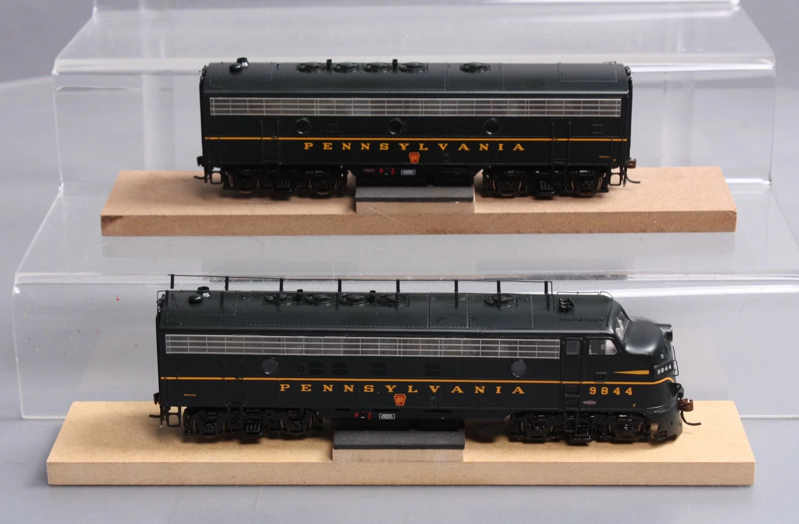 Athearn G22344 HO PRR FP7A/F7B Diesel Locomotive With DCC & Sound #9844A, #9844B 4 Athearn G22344 HO PRR FP7A/F7B Diesel Locomotive With DCC & Sound #9844A, #9844B - Image 2