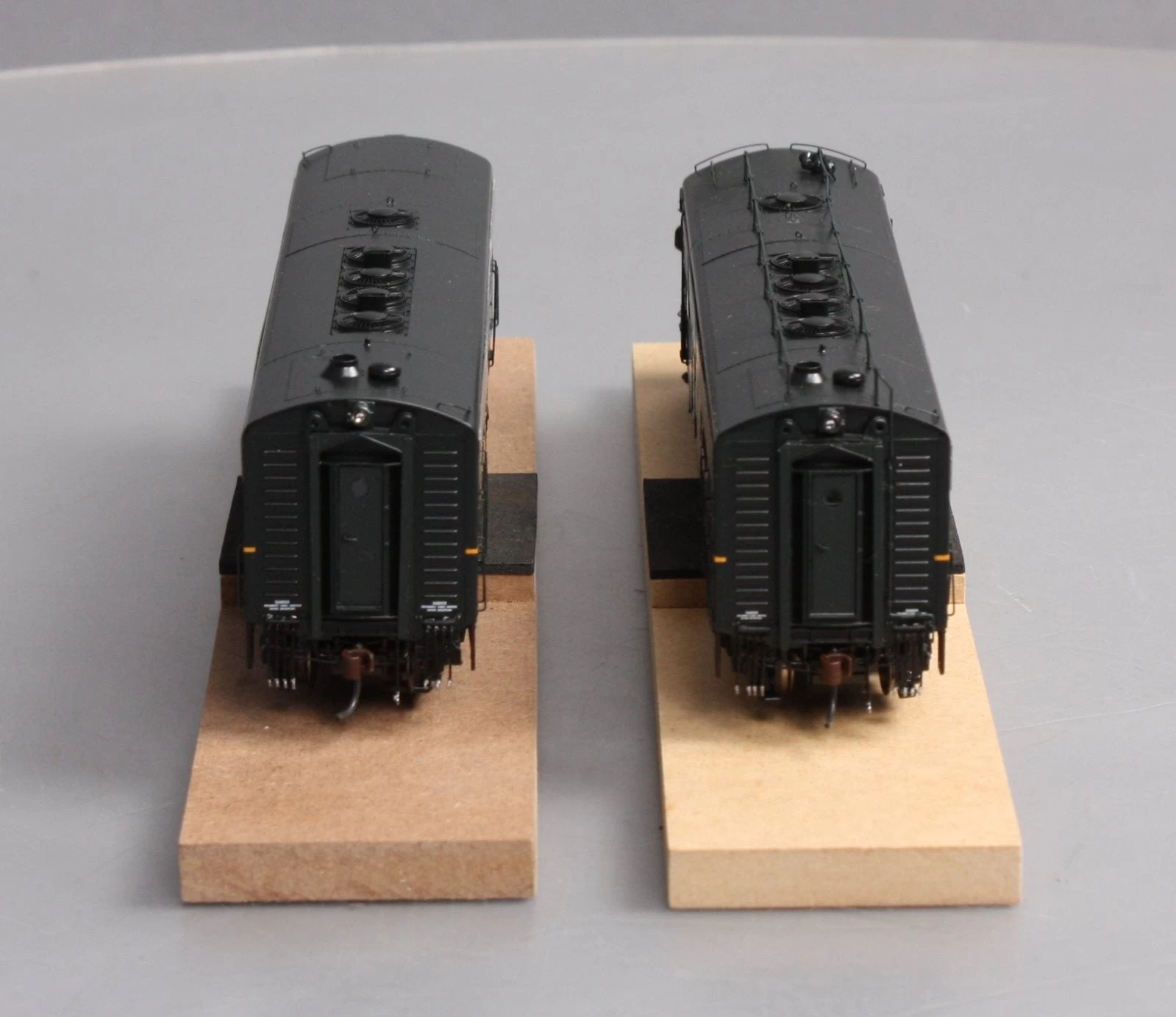 Athearn G22344 HO PRR FP7A/F7B Diesel Locomotive With DCC & Sound #9844A, #9844B 7 Athearn G22344 HO PRR FP7A/F7B Diesel Locomotive With DCC & Sound #9844A, #9844B - Image 5