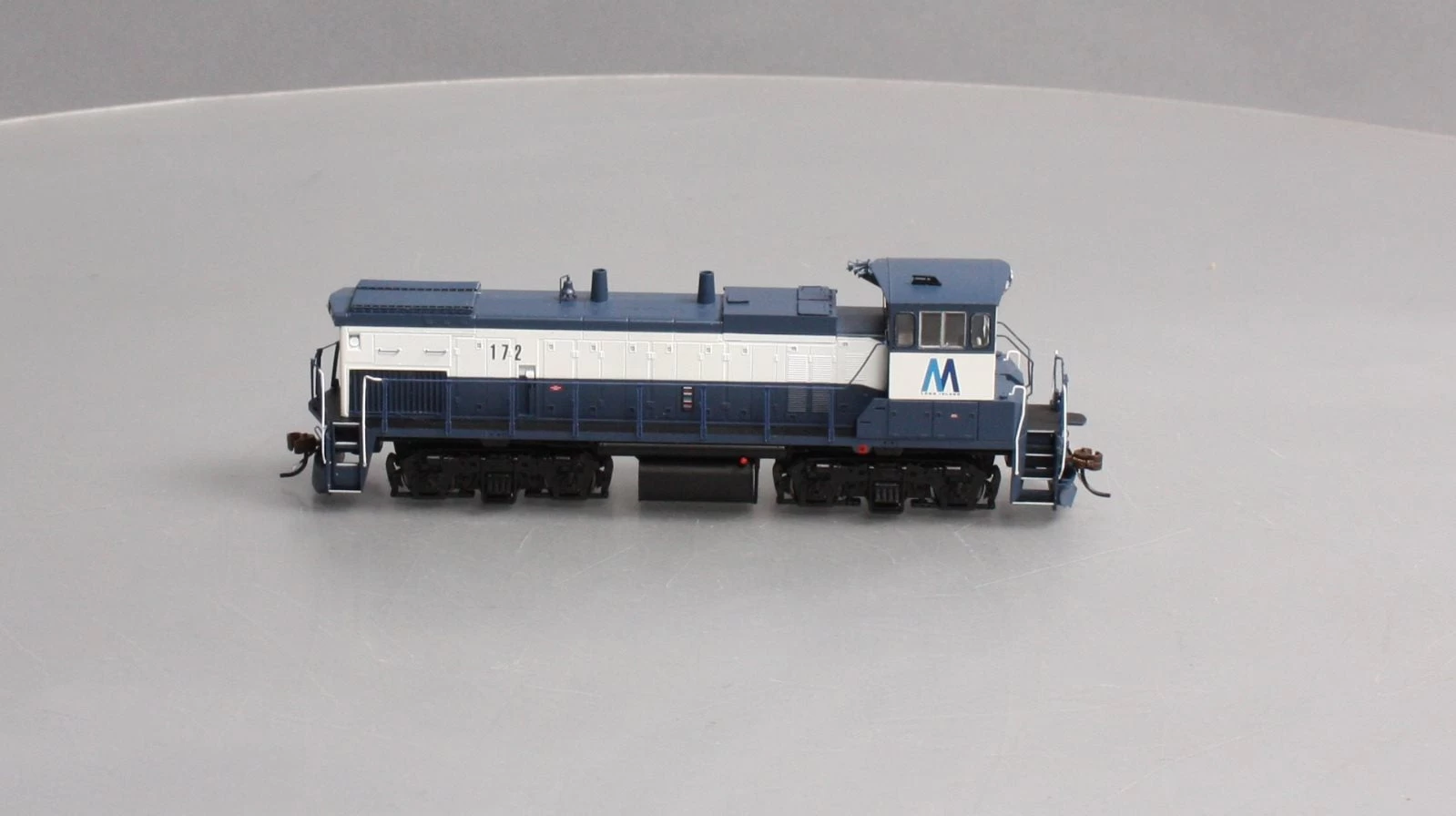 Athearn G66245 HO Long Island Railroad MP15AC Diesel Loco W/DCC & Sound #172 4 Athearn G66245 HO Long Island Railroad MP15AC Diesel Loco W/DCC & Sound #172 - Image 2