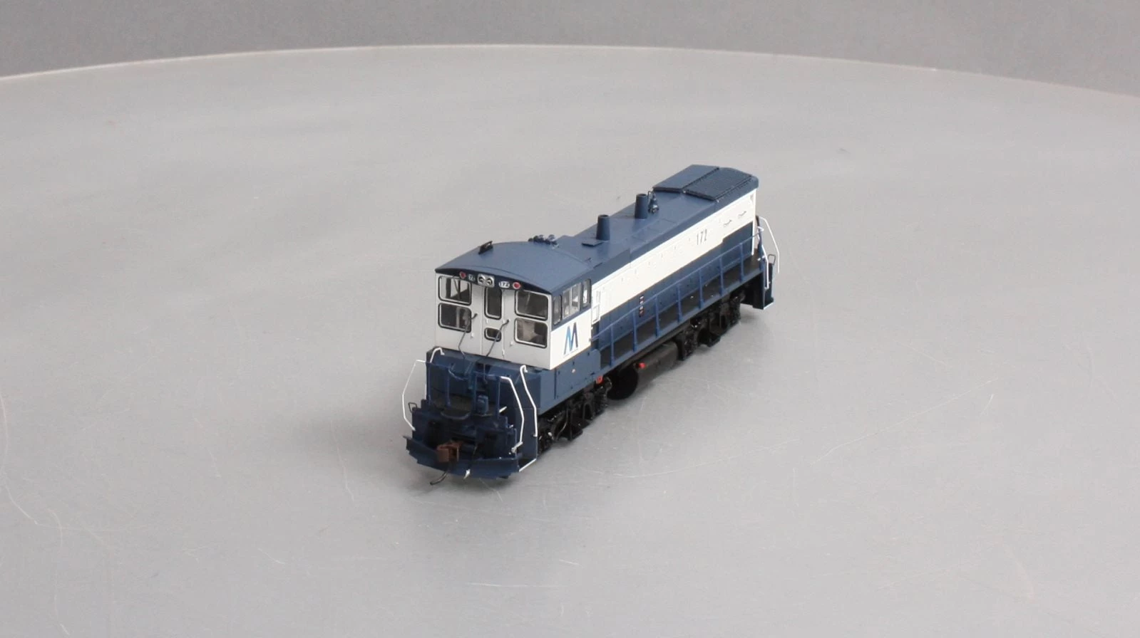 Athearn G66245 HO Long Island Railroad MP15AC Diesel Loco W/DCC & Sound #172 5 Athearn G66245 HO Long Island Railroad MP15AC Diesel Loco W/DCC & Sound #172 - Image 3