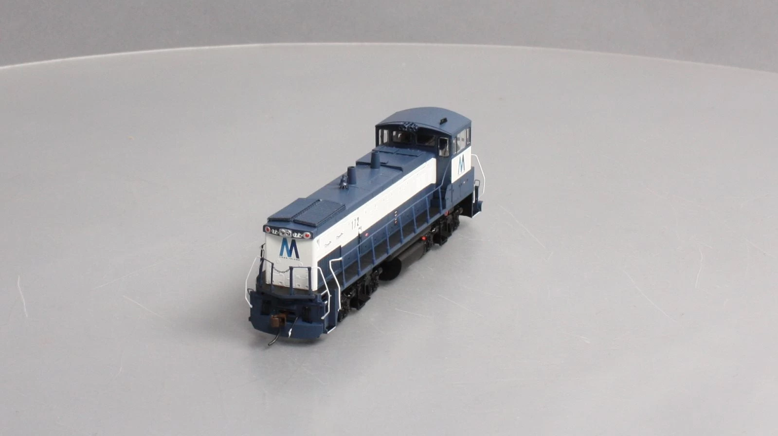 Athearn G66245 HO Long Island Railroad MP15AC Diesel Loco W/DCC & Sound #172 8 Athearn G66245 HO Long Island Railroad MP15AC Diesel Loco W/DCC & Sound #172 - Image 6