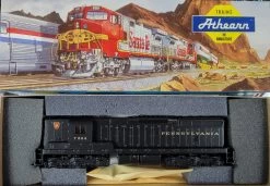 Athearn 3804 HO Scale EMD SD9 Diesel (Blue Box Kit) Pennsylvania PRR 7804 - NOS