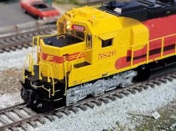 Athearn Genesis G67229 HO Scale EMD SD45-2 Santa Fe "Kodachrome" ATSF 5826 With DCC & Sound - USED -Explore Athearn's Exquisite Train Models At athearnoutlet.com! 20230419 102044