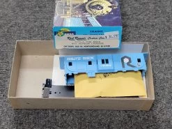 Athearn/Rail Runner 273-1 HO Scale (Blue Box Kit) Bay Window Caboose RI 17180 - NOS