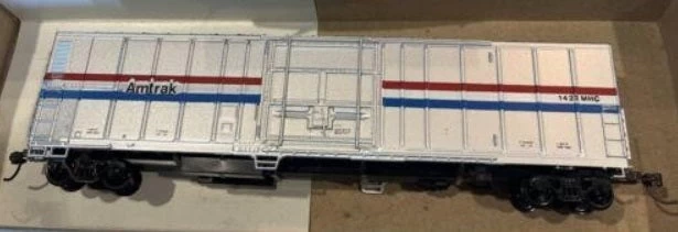 Athearn 1165 HO Bev-Bel Corp Amtrak 57' Merchandise Handling Car # 1420 Kit 3 Athearn 1165 HO Bev-Bel Corp Amtrak 57' Merchandise Handling Car # 1420 Kit
