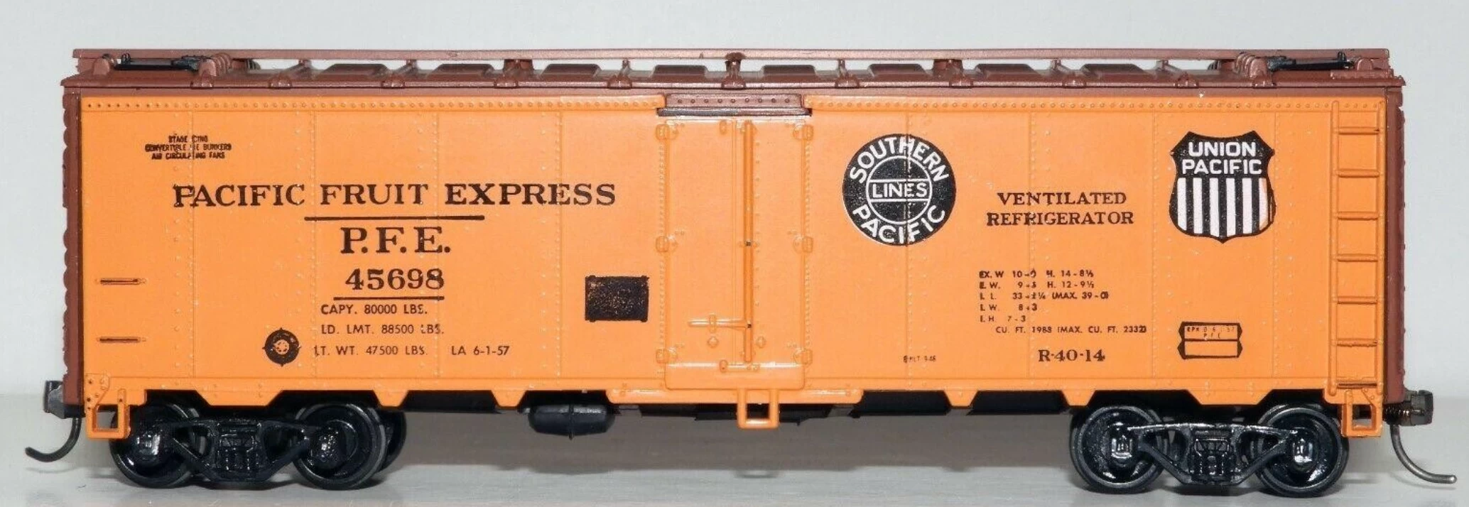 Athearn 1601 HO Scale 40' Steel Reefer (Blue Box Kit) Pacifc Fruit Express (UP/SP) PFE 44809 - NOS 3 Athearn 1601 HO Scale 40' Steel Reefer (Blue Box Kit) Pacifc Fruit Express (UP/SP) PFE 44809 - NOS