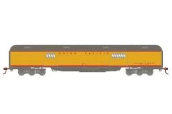Athearn RTR 88211 HO Scale Heavyweight Baggage Passenger Car Union Pacific 1388